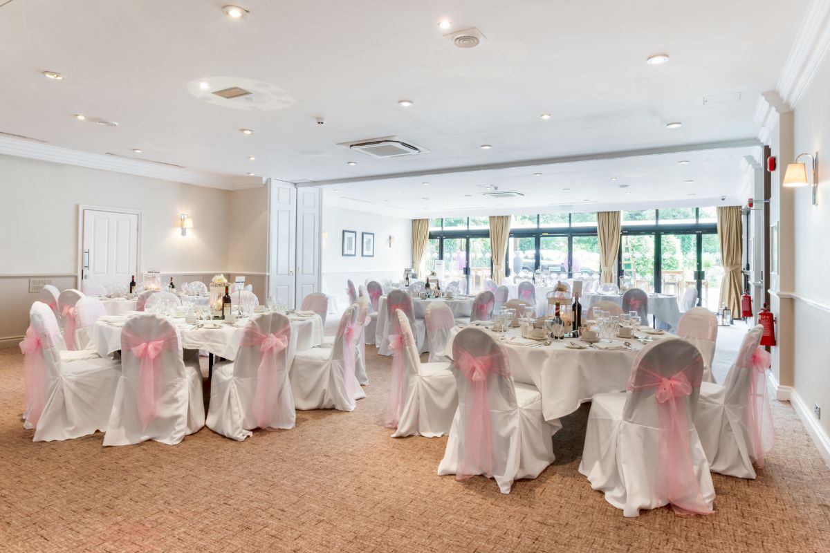 Gallery Item 2 for Pinewood Hotel