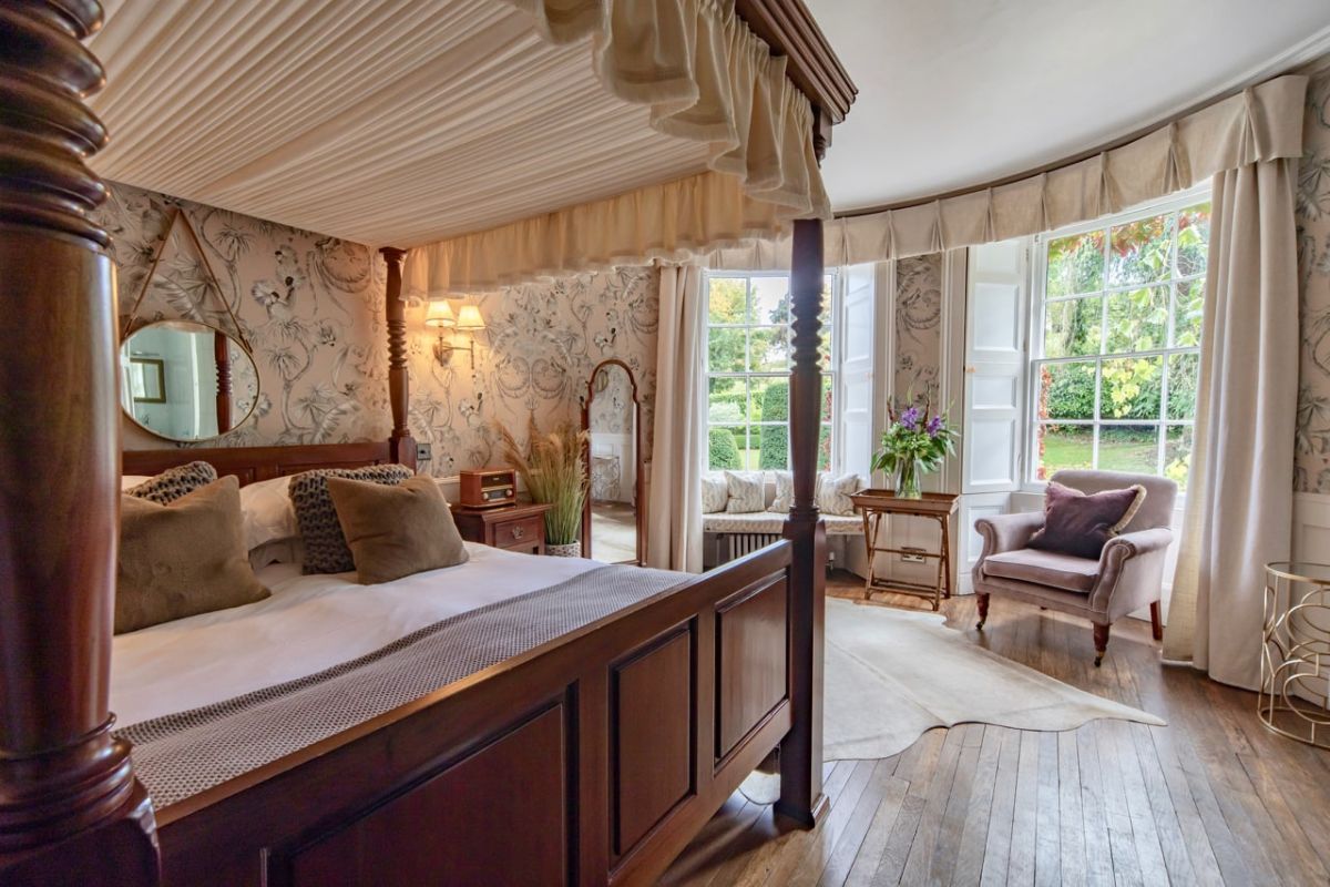 Gallery Item 3 for Burleigh Court Cotswolds